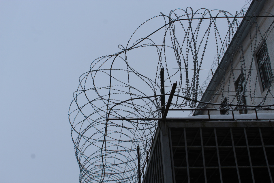 Житель Колпино получил три года колонии за жестокое избиение из-за ревности